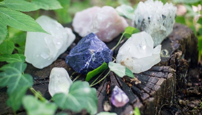 Cleansing and charging rituals for your crystal starter kit